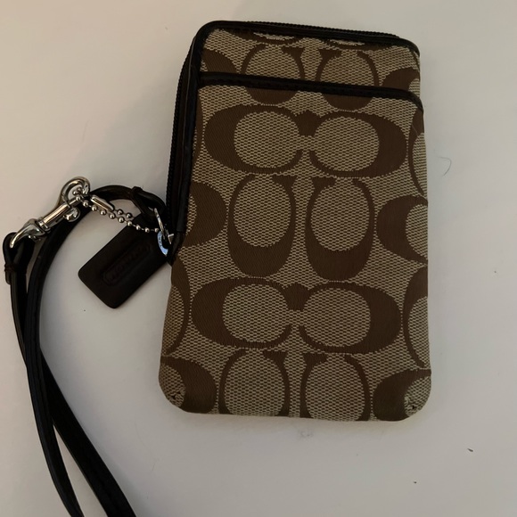 Coach wristlet - Picture 2 of 3